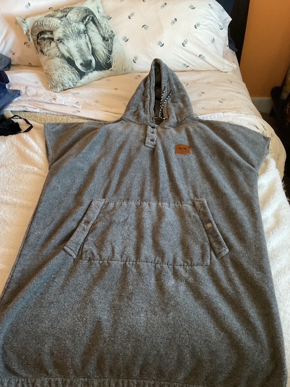 Slow tide poncho